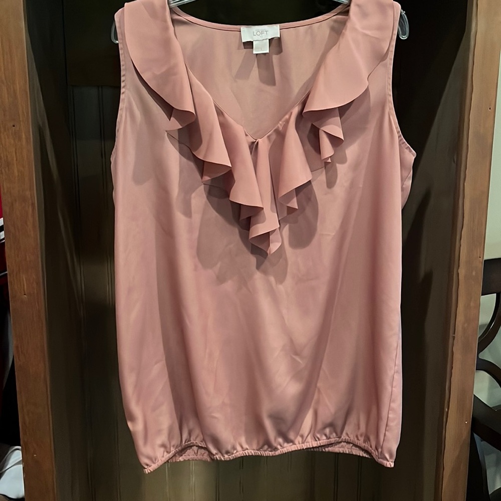 NWOT small mauve sleeveless blouse